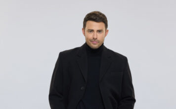 Jonathan Bennett talks about starring in ‘A Keller Christmas Vacation’ on Hallmark Jonathan Bennett