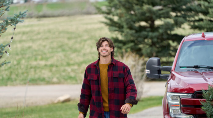 Drake Kuyper talks about ‘Finding Mr. Christmas’ Season 2 on Hallmark Drake Kuyper