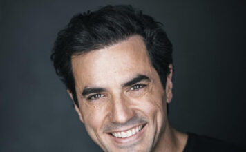 Chatting with actors Antonio Cupo, Stephen Huszar, Daniel Lissing, and Marcus Rosner at Christmas Con Antonio Cupo