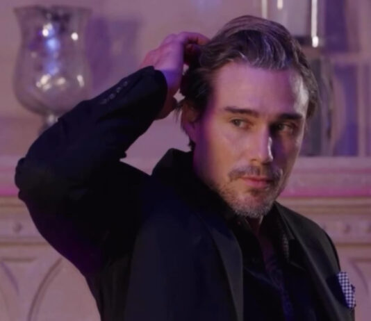 Review: Cody Bruno and Cayla Brady star in new Vigloo vertical drama Cody Bruno