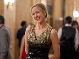 Chatting with Jessy Schram at Christmas Con about her new Hallmark holiday film Jessy Schram