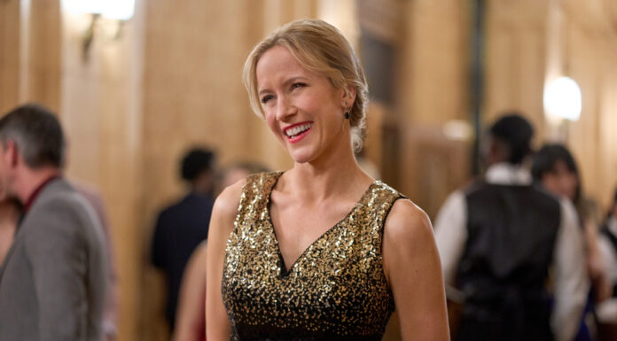 Chatting with Jessy Schram at Christmas Con about her new Hallmark holiday film Jessy Schram