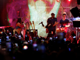 What Endures: A Night With Alanis Morissette, Ella Langley, and St. Vincent at Spotify’s 20th Anniversary Alanis Morissette and DJ St. Vincent take the Spotify stage for a special duo performance of "You Oughta Know" in Austin, Texas for SXSW 2026