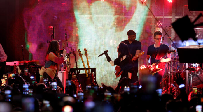 What Endures: A Night With Alanis Morissette, Ella Langley, and St. Vincent at Spotify’s 20th Anniversary Alanis Morissette and DJ St. Vincent take the Spotify stage for a special duo performance of "You Oughta Know" in Austin, Texas for SXSW 2026