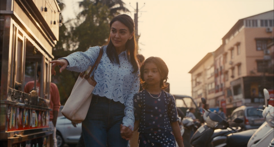 Nazanin Boniadi in 'A Mosquito in the Ear' Nazanin Boniadi in 'A Mosquito in the Ear'