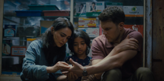 Review: Jake Lacy and Nazanin Boniadi are superb in ‘A Mosquito in the Ear’ Nazanin Boniadi and Jake Lacy in 'A Mosquito in the Ear'
