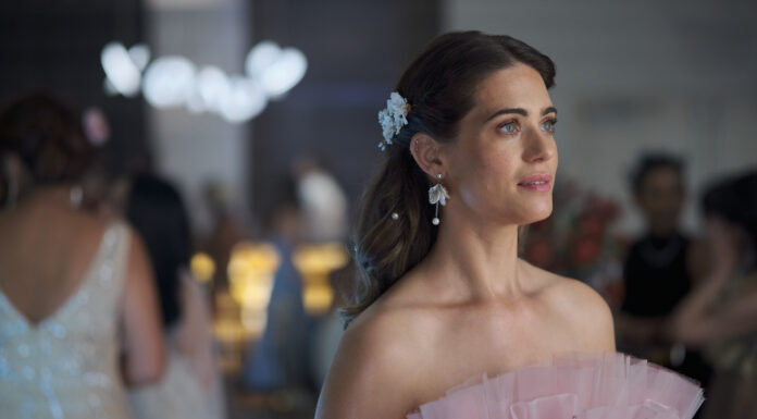 Lyndsy Fonseca talks about starring in the new Hallmark movie ‘The Love Heist’ Lyndsy Foncesa in 'The Love Heist'