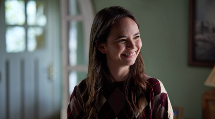 Rebecca Hanssen and Henry Czerny talk ‘Paris is Always a Good Idea’ on Hallmark Rebecca Hanssen