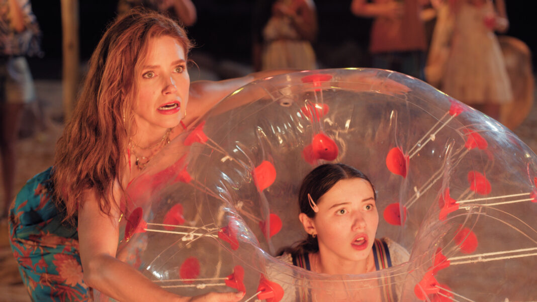 Sophia Bush and Violet McGraw in 'Summer's Last Resort'