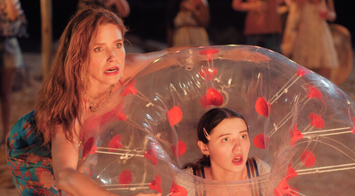 Review: Sophia Bush, Violet McGraw, Jerry O’Connell, and Tim Rozon charm in new Tubi film Sophia Bush and Violet McGraw in 'Summer's Last Resort'
