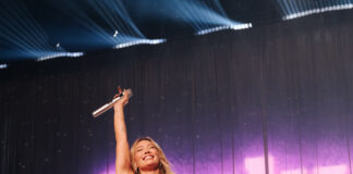 Review: Hilary Duff mesmerizes Madison Square Garden with nostalgic and magical show Hilary Duff performing at Madison Square Garden