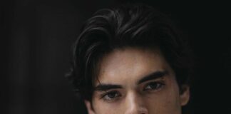 Chatting with actor Mark McClafferty: VertiCon and Vertical Drama Merch Mark McClafferty