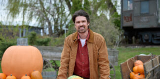 Corey Sevier talks about starring in ‘Pumpkin Regatta Romance’ on Hallmark Corey Sevier