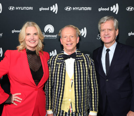 Chatting with Sarah Kate Ellis, Bruce Cohen, and Ross Mathews at New York’s GLAAD GALA Sarah Kate Ellis, President & CEO, GLAAD, Bruce Cohen, and Brad Hoylman-Sigal attend the GLAAD New York Gala