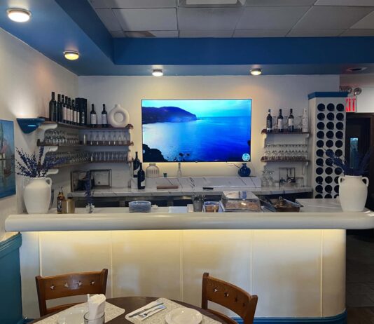 Review: Plaka Restaurant is a gem for authentic Greek food in East Elmhurst Plaka Restaurant